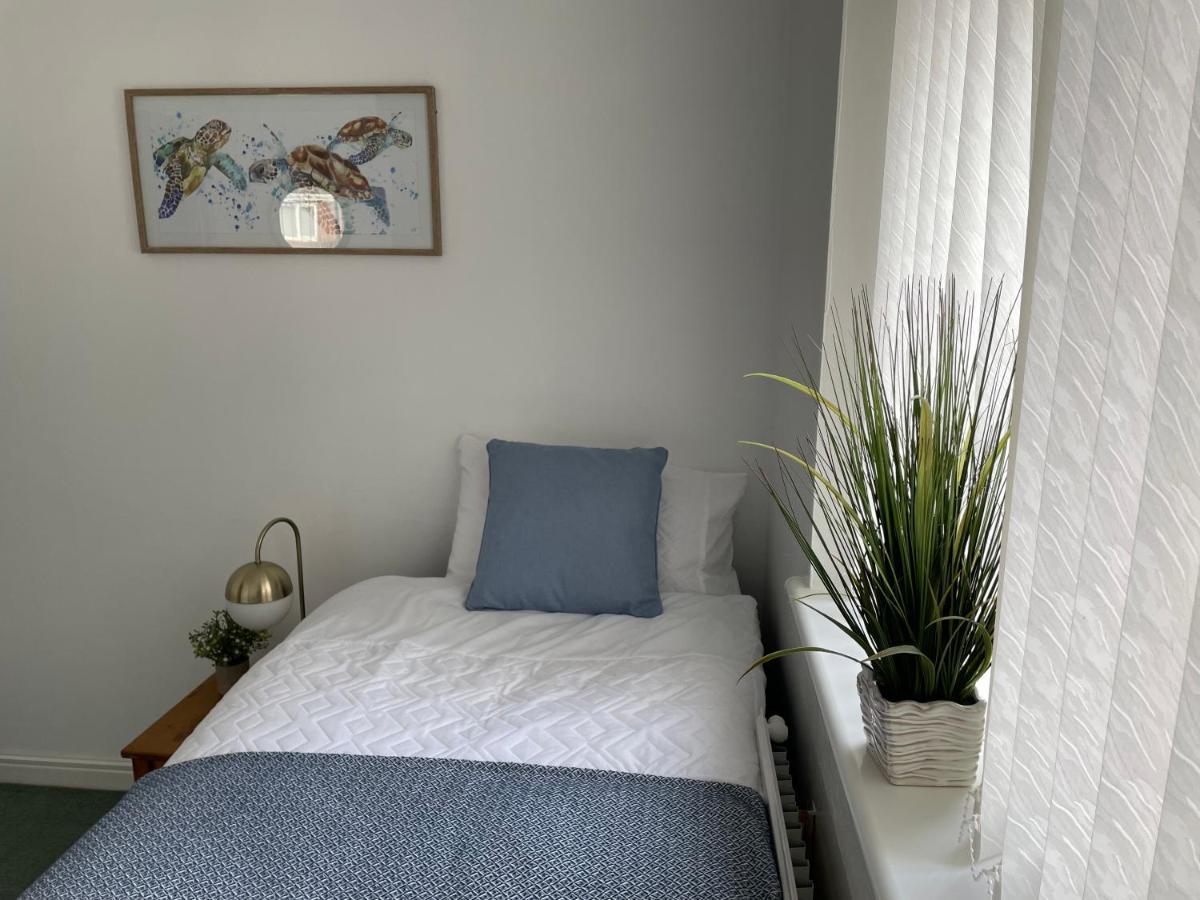 Comfortable And Spacious Superb Holiday Home In Llanelli, Dog Friendly Luaran gambar