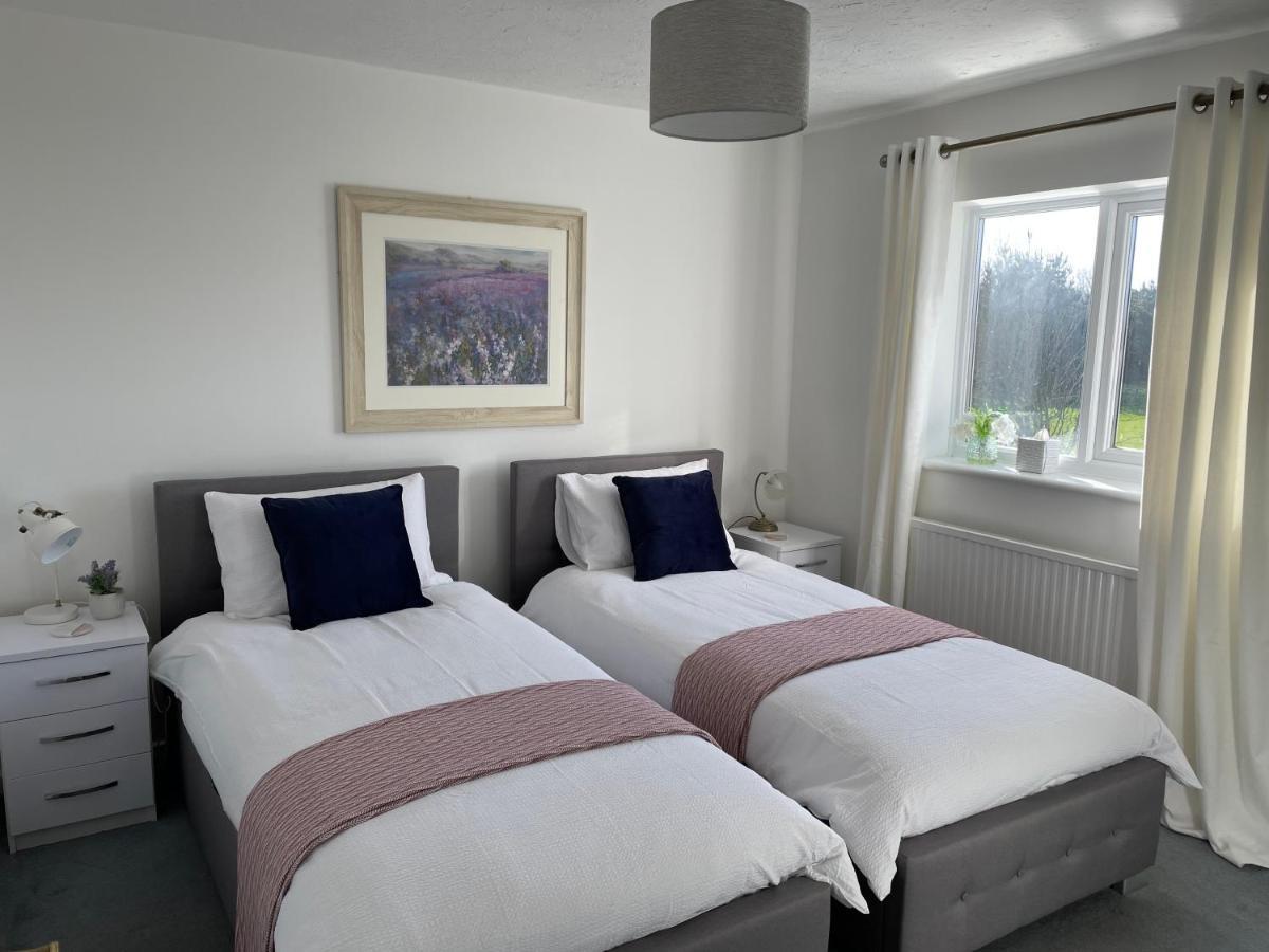 Comfortable And Spacious Superb Holiday Home In Llanelli, Dog Friendly Luaran gambar
