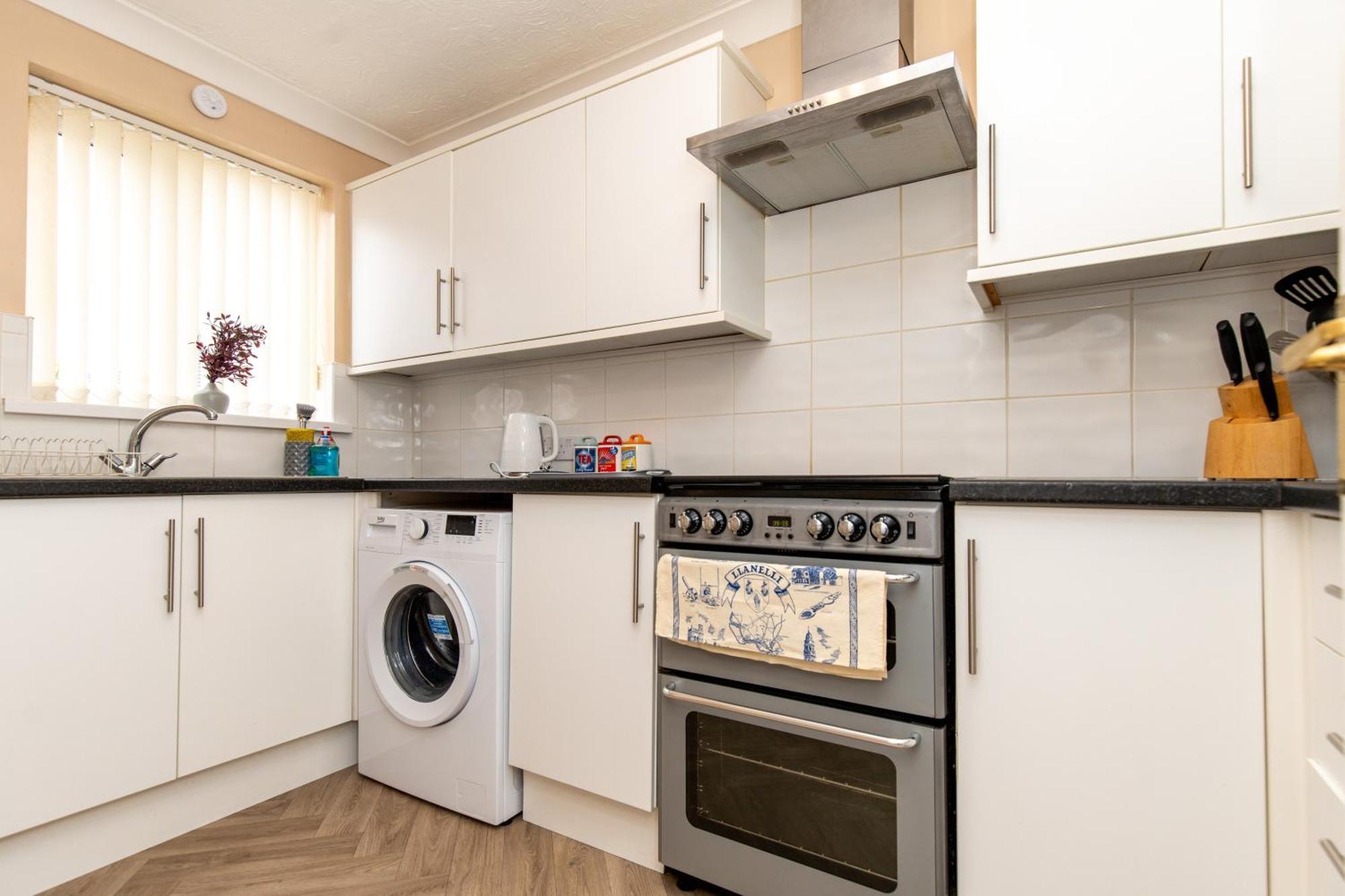 Comfortable And Spacious Superb Holiday Home In Llanelli, Dog Friendly Luaran gambar