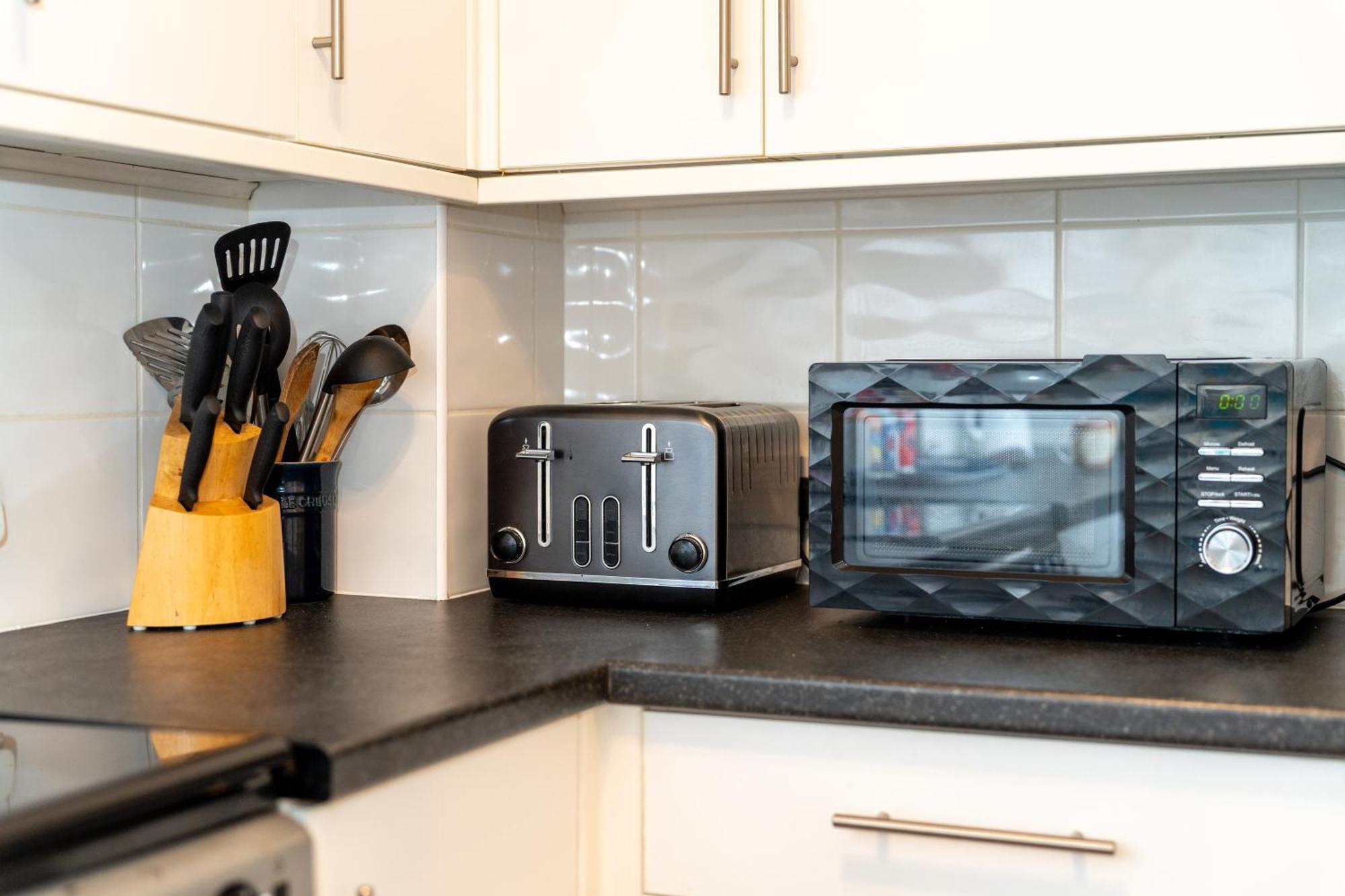 Comfortable And Spacious Superb Holiday Home In Llanelli, Dog Friendly Luaran gambar