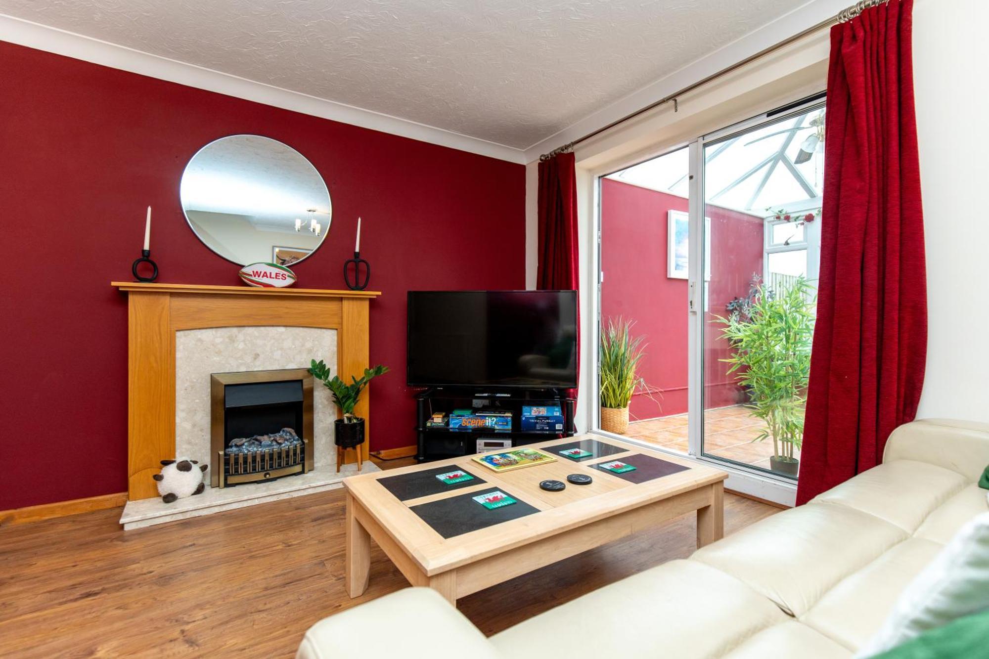 Comfortable And Spacious Superb Holiday Home In Llanelli, Dog Friendly Luaran gambar