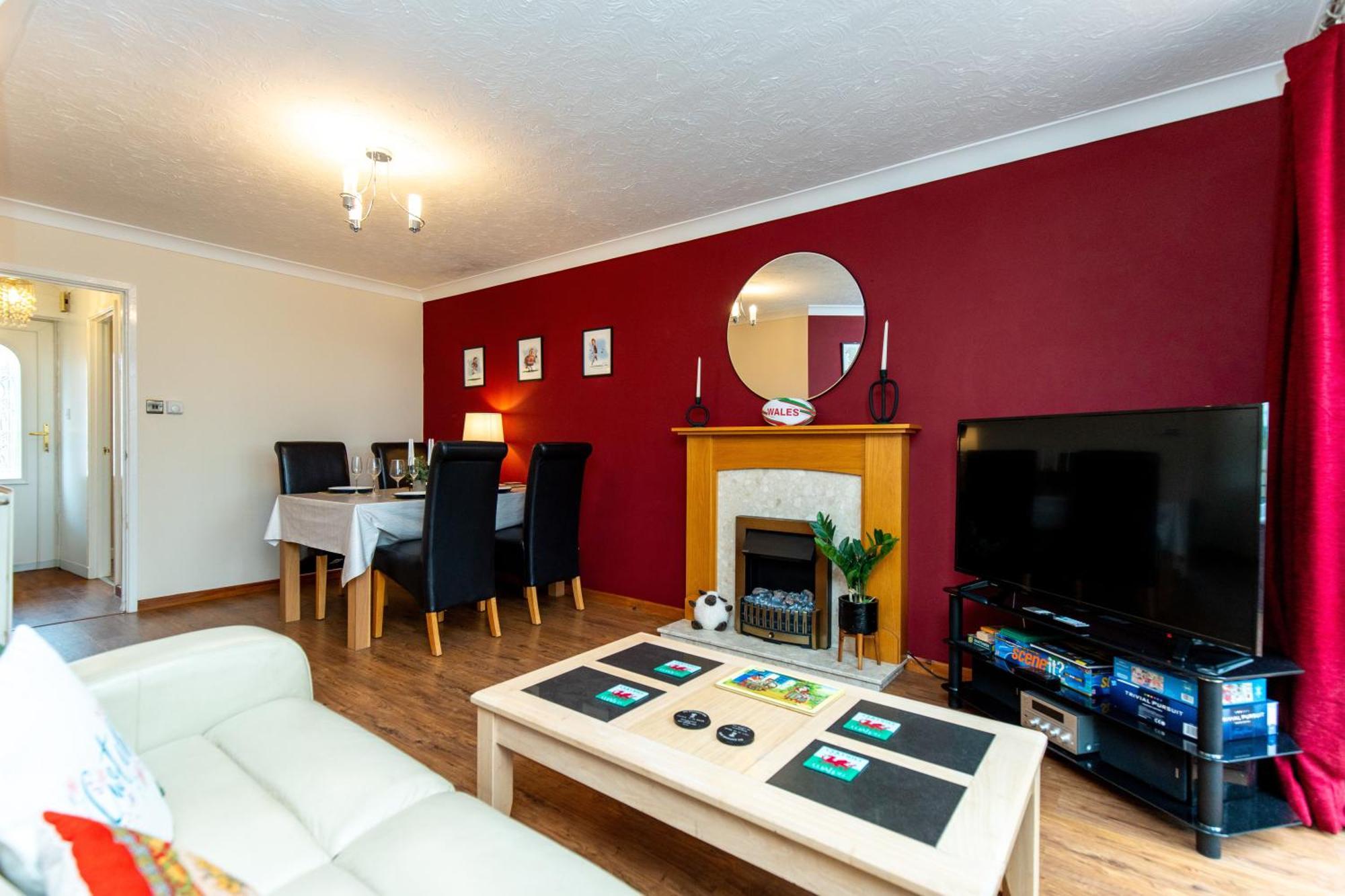 Comfortable And Spacious Superb Holiday Home In Llanelli, Dog Friendly Luaran gambar