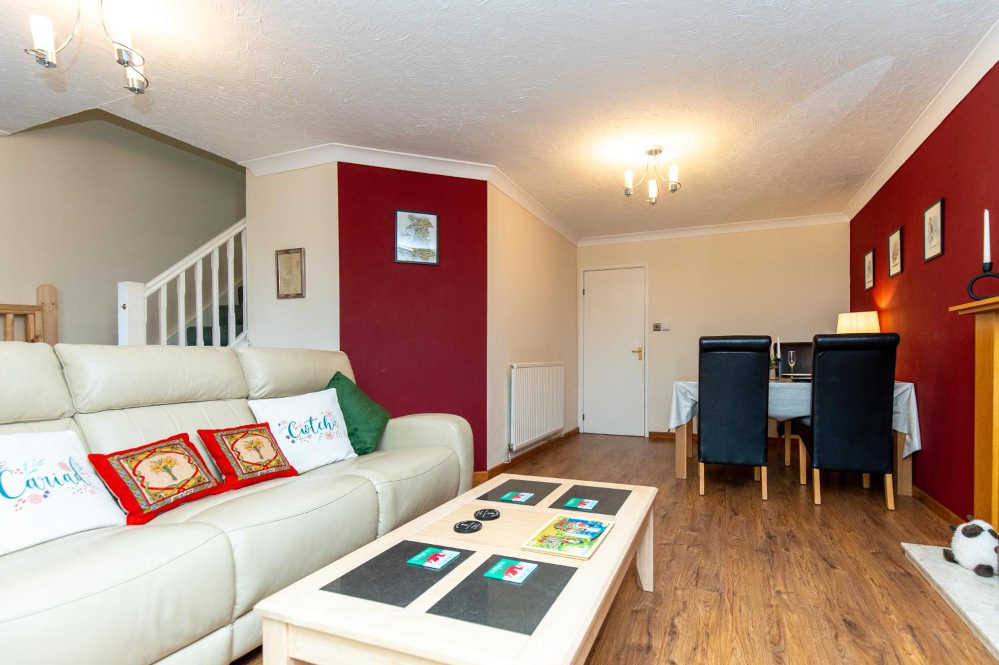 Comfortable And Spacious Superb Holiday Home In Llanelli, Dog Friendly Luaran gambar
