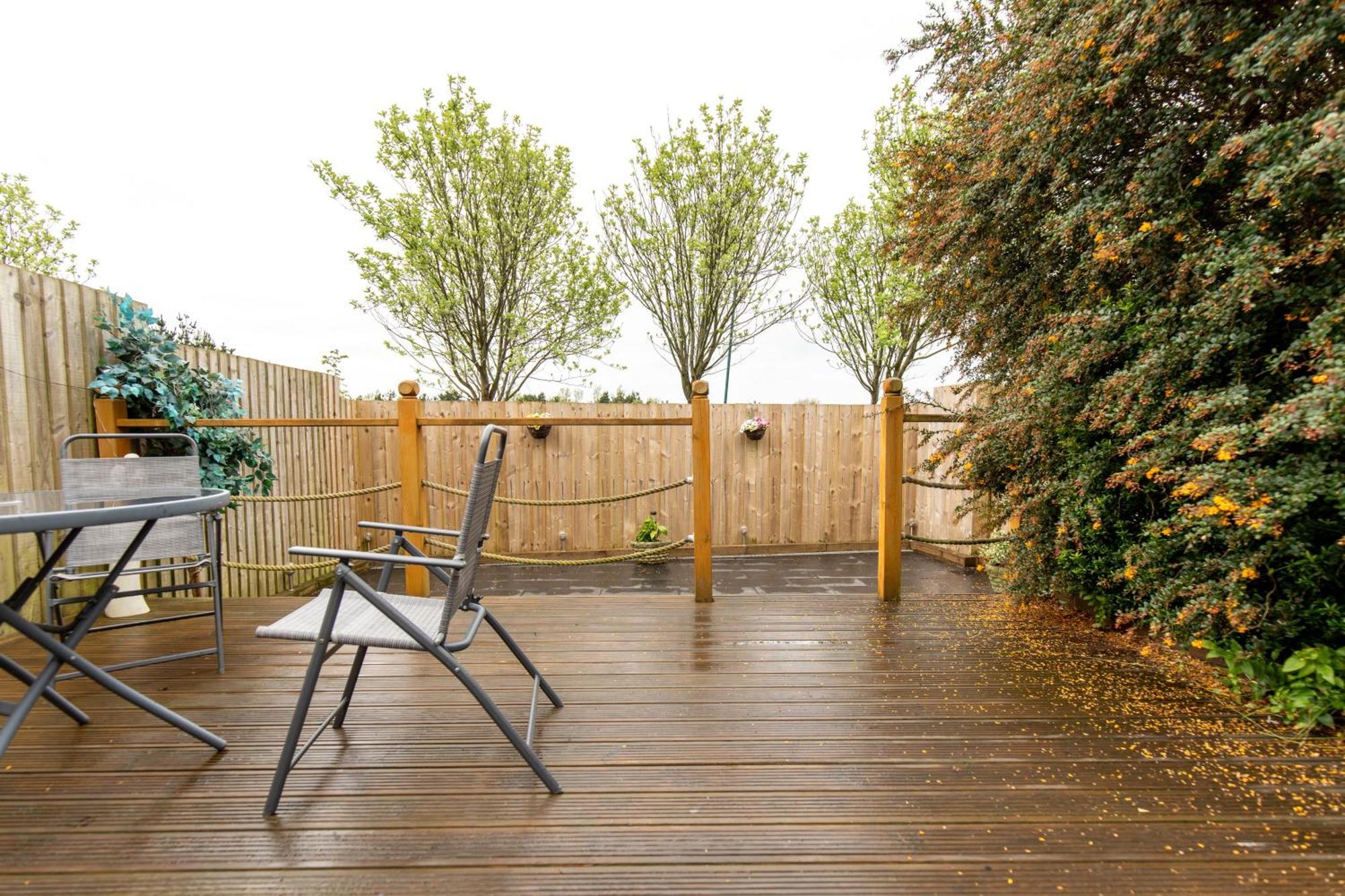 Comfortable And Spacious Superb Holiday Home In Llanelli, Dog Friendly Luaran gambar