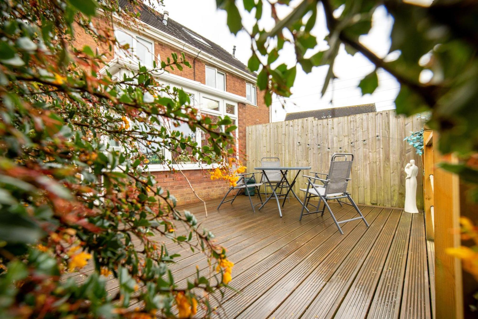 Comfortable And Spacious Superb Holiday Home In Llanelli, Dog Friendly Luaran gambar