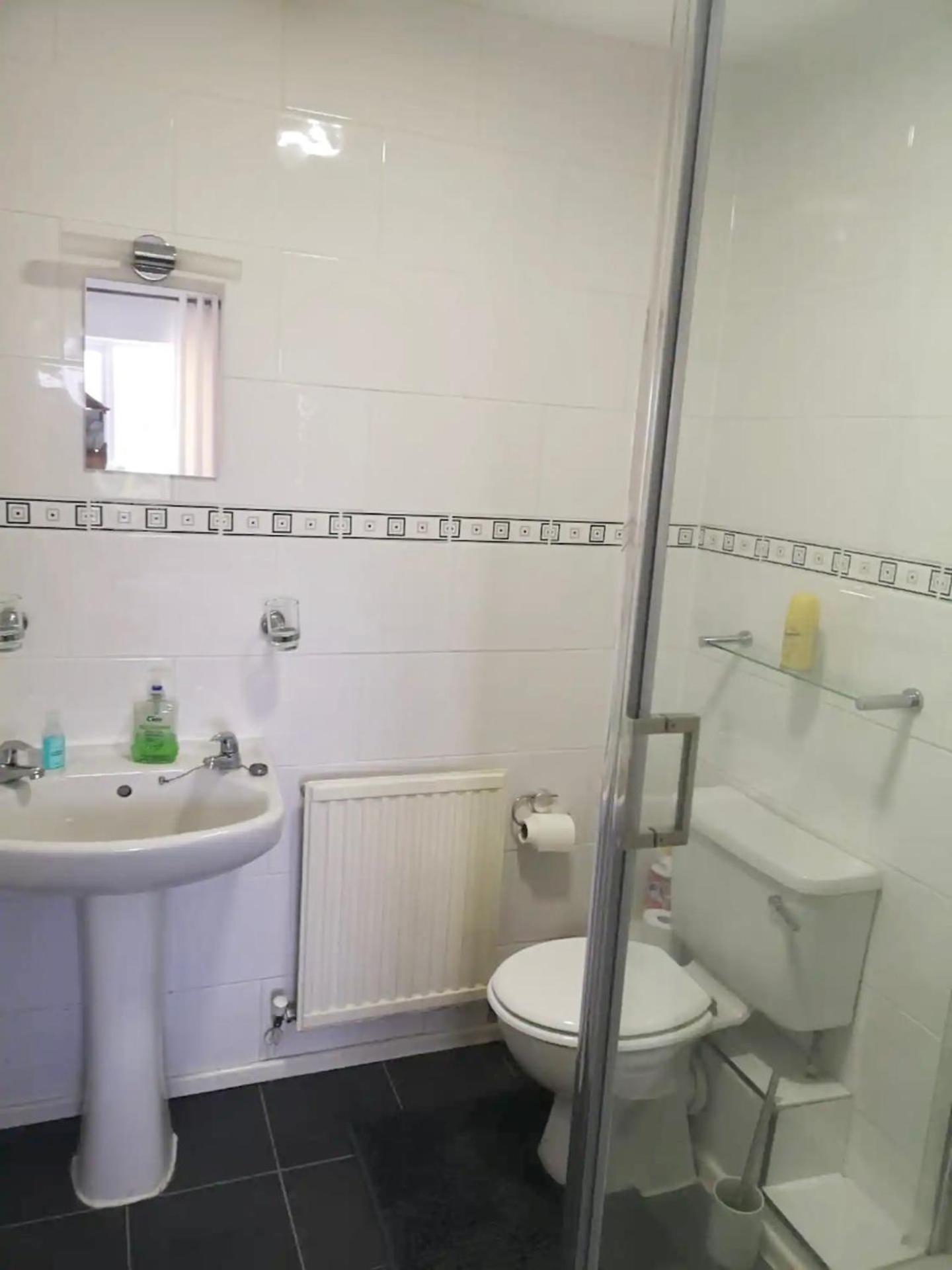 Comfortable And Spacious Superb Holiday Home In Llanelli, Dog Friendly Luaran gambar