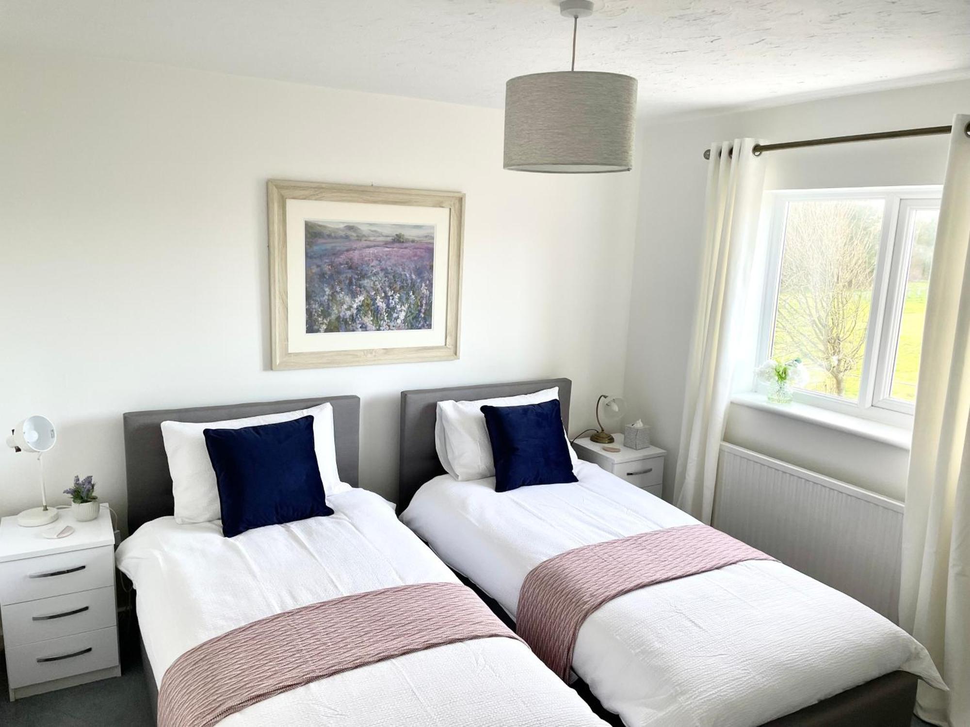 Comfortable And Spacious Superb Holiday Home In Llanelli, Dog Friendly Luaran gambar